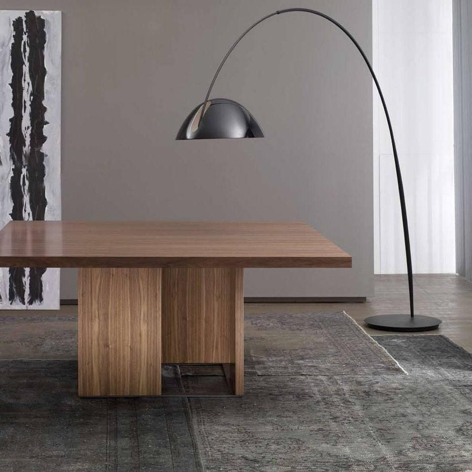 Lampada da terra – Metallo – Nero – Lampada ad arco – Design moderno – Illuminazione elegante per la tua casa