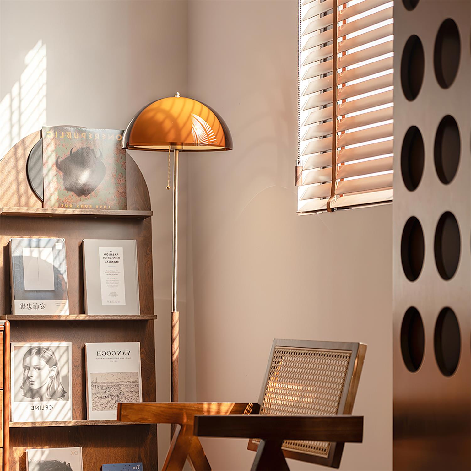 Lampada da terra Tavino – Acrilico – Ambra – Design Moderno – Retro