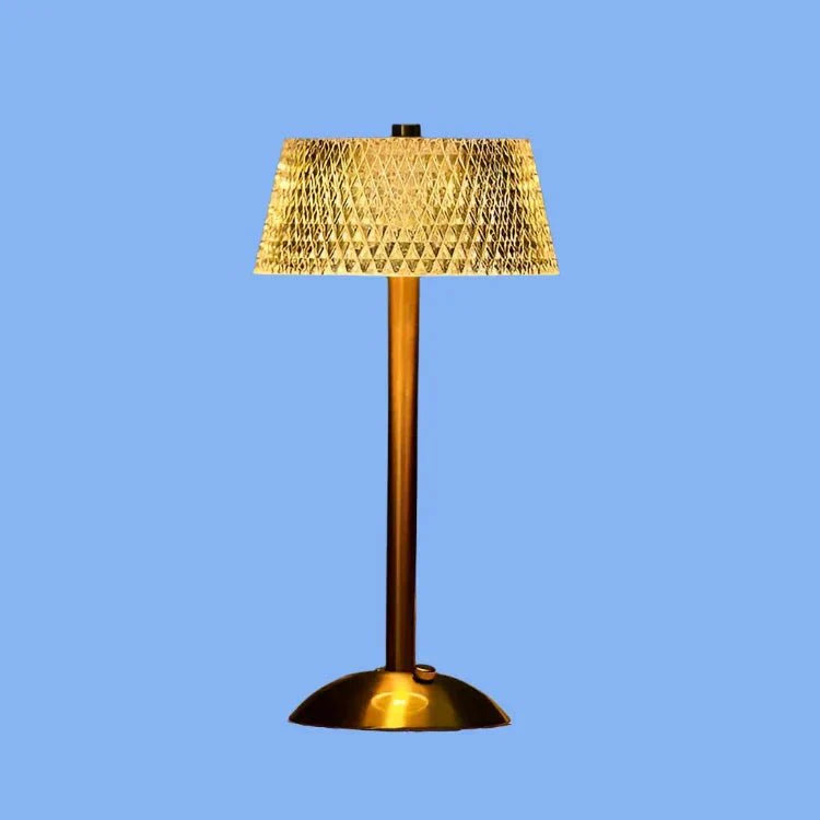 Lampada da tavolo – Ottone & Acrilico – Luce Calda – Design Moderno – Ideale per Comodino o Scrivania