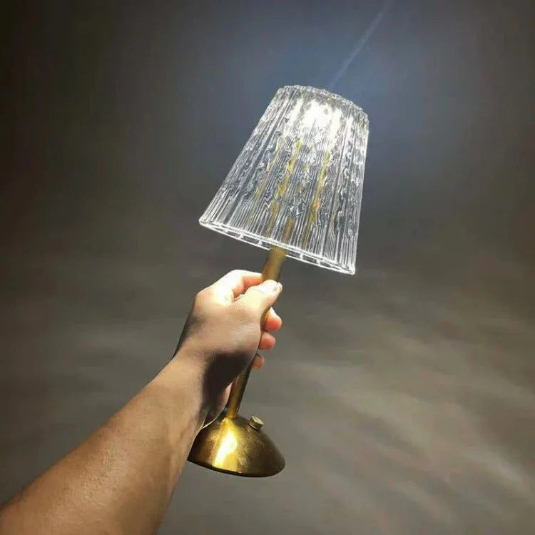 Lampada da tavolo – Ottone & Acrilico – Luce Calda – Design Moderno – Ideale per Comodino o Scrivania