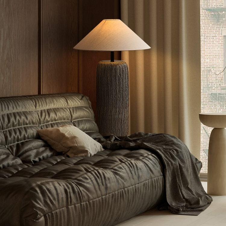 Lampada da terra Tolozon – Ceramica e Metallo – Beige – 160 cm – Look moderno per il soggiorno