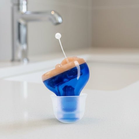AURIS PRO – Apparecchi acustici invisibili intrauricolari per una qualità del suono superiore