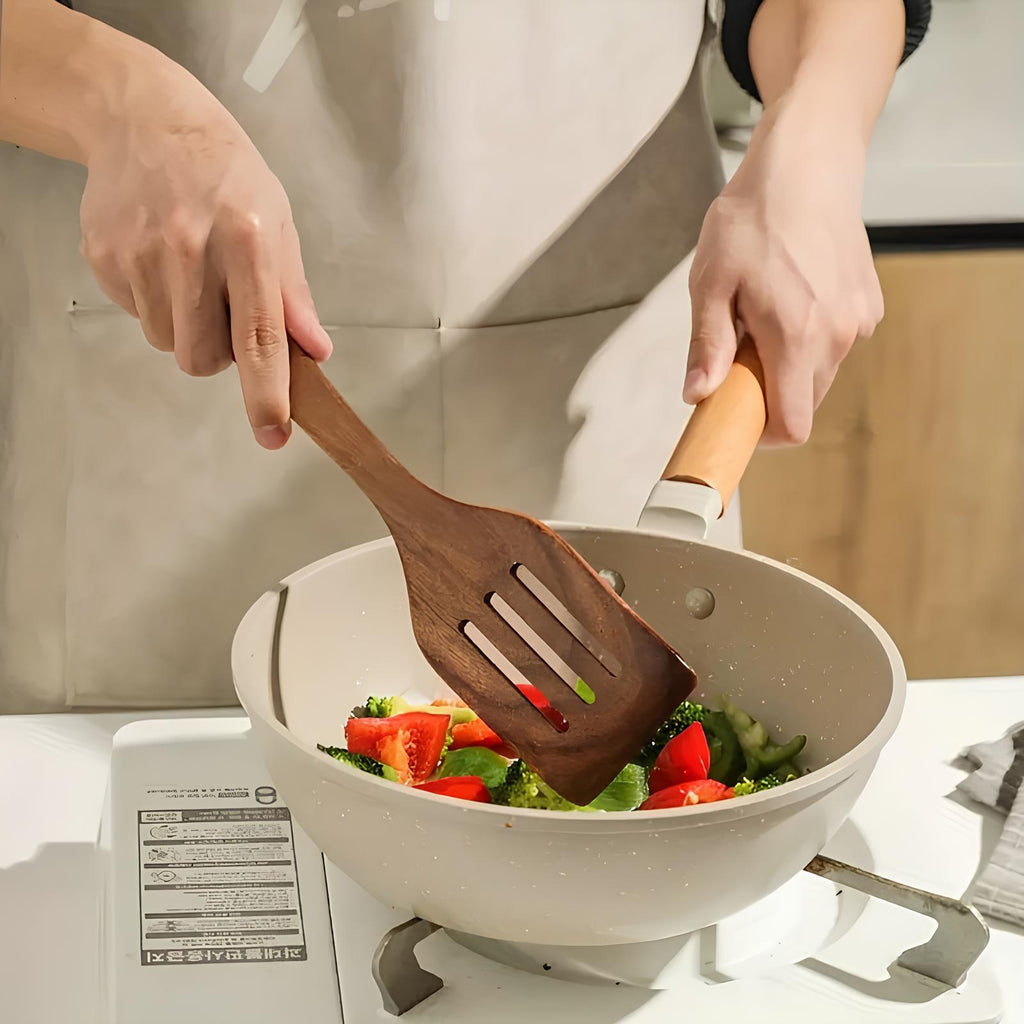 Set di utensili da cucina Skanto in legno naturale
