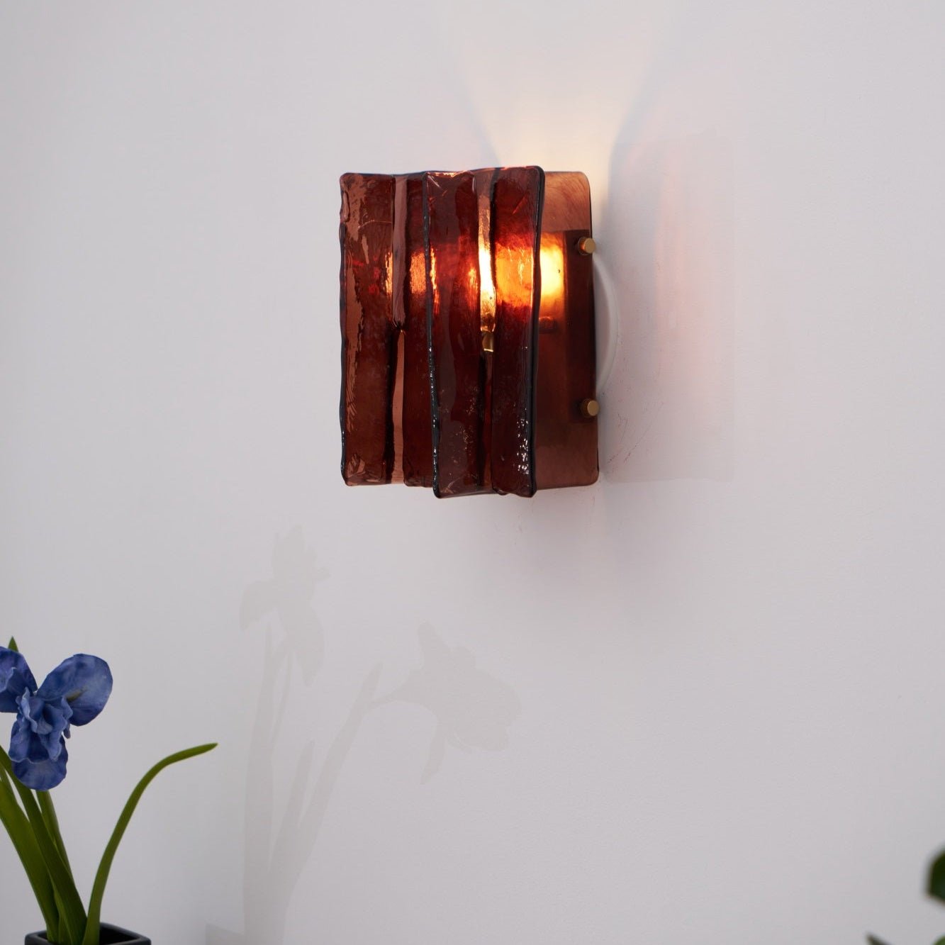 Lampada da Parete Vasimo – Metallo Color Oro – Rosso – E14 – Design Elegante