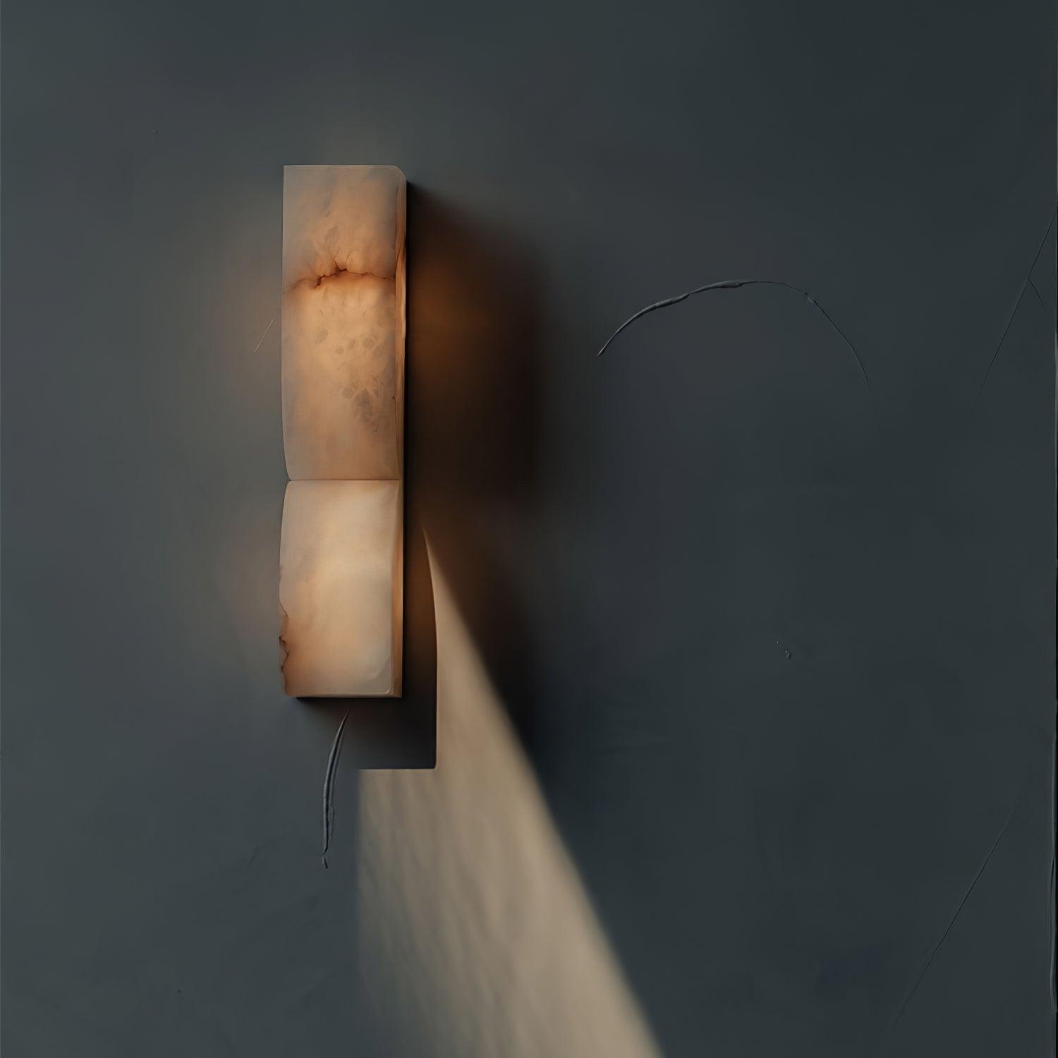 Lampada da Parete – Alabastro & Metallo – Nero – Verticale – Design Elegante per Illuminazione Stile