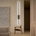 Lampada da Parete Zilzan – Metallo – Nero – Lunghezza Variabile – Design Moderno