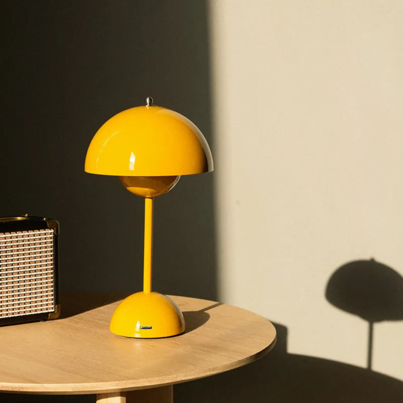 Lampada da tavolo LED Lumora | Dimmerabile in 3 livelli | Ricaricabile tramite USB | Design scandinavo