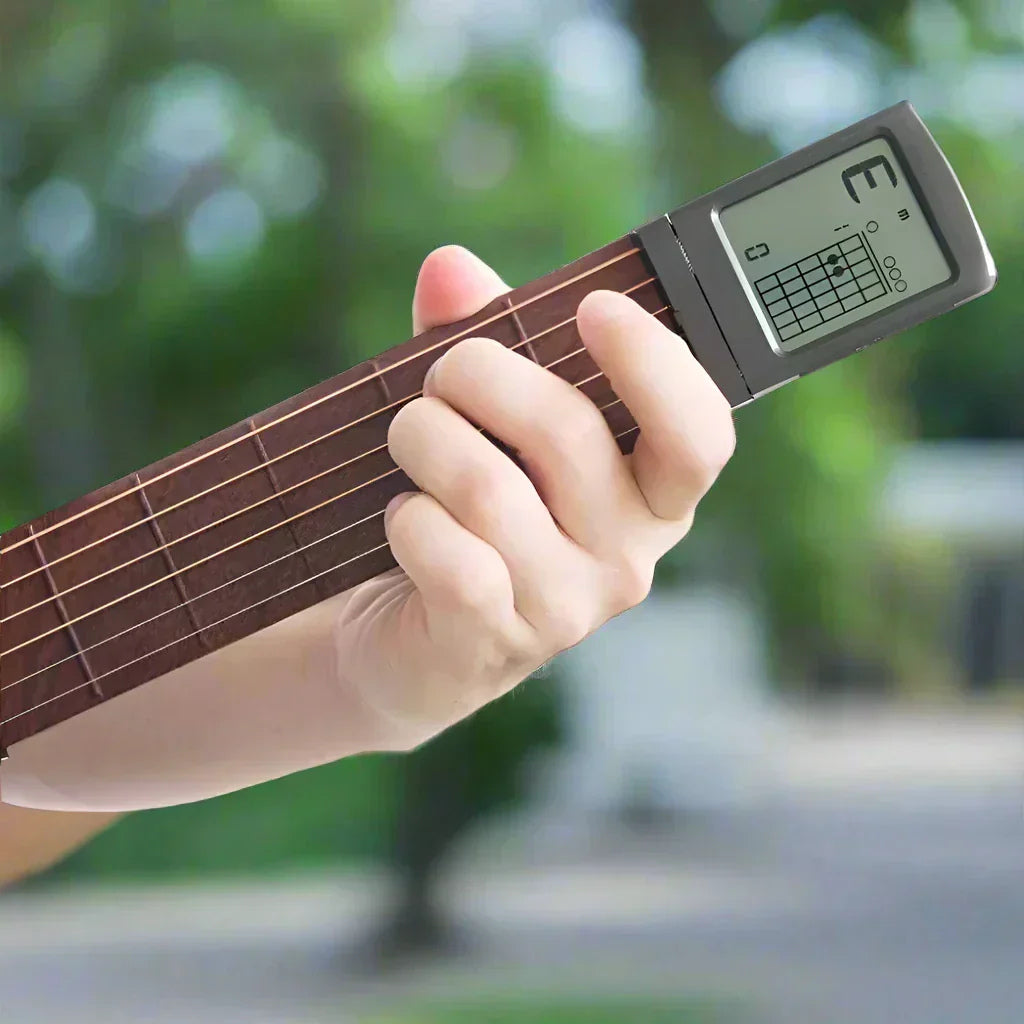 Imparare a suonare la chitarra per principianti | Suonare la chitarra elettrica con il trainer portatile | ChordMeister
