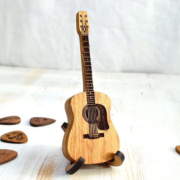 GuitarHolder - Supporto per plettro per chitarra +3 Plettro gratuiti