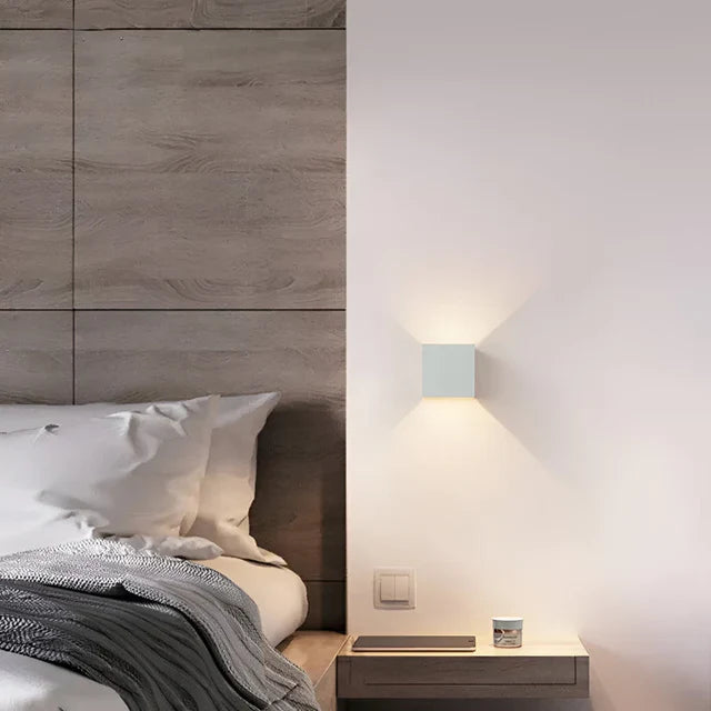 Lampada da parete senza fili per interni ed esterni | Lampada a LED con batteria e sensore | GlowCube