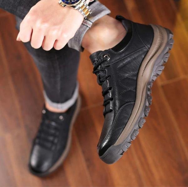 Scarpe casual cucite a mano per uomini in vera pelle