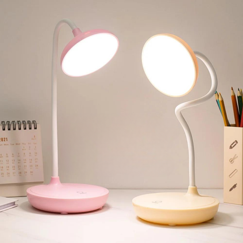 Lampada da scrivania con funzione di ricarica USB