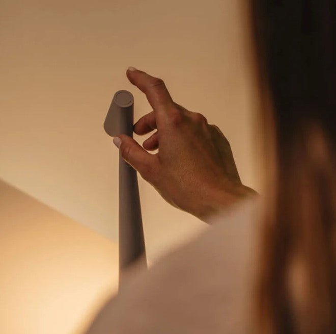 Lampada da Tavolo LED Minimalista Nordica Senza Fili