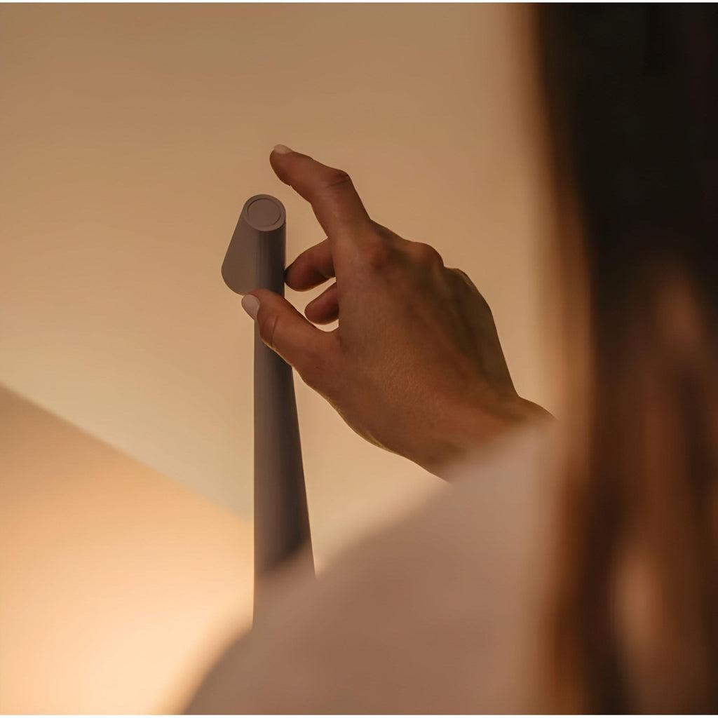 Brehn | Lampada da Tavolo LED Nordica Minimalista Senza Fili