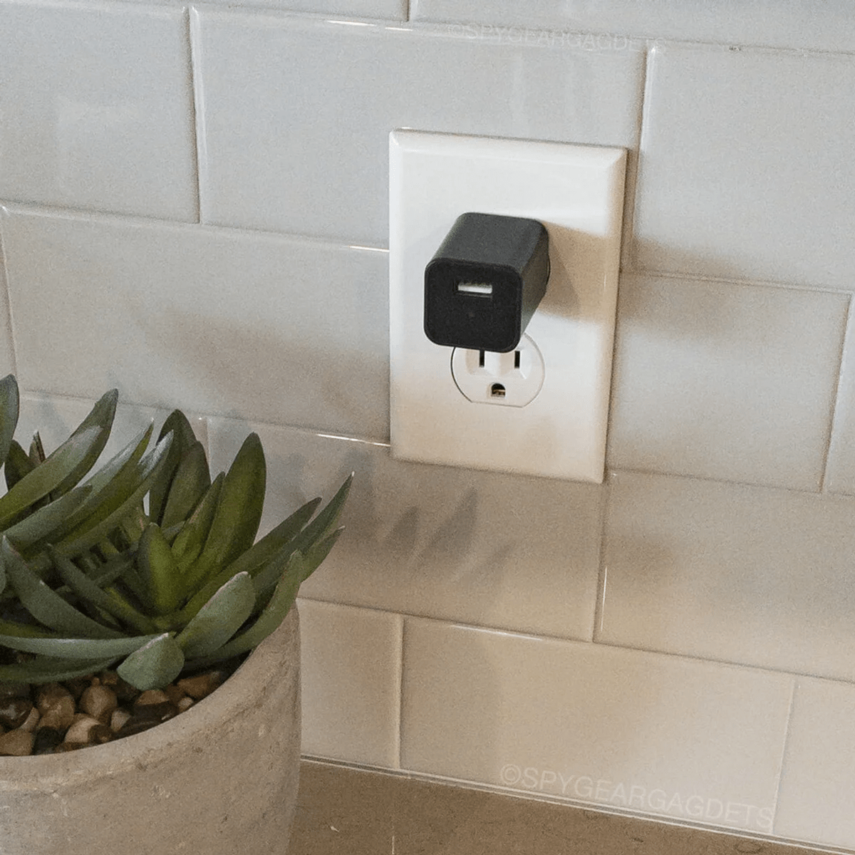 Camera Wi-Fi 1080P in Caricabatterie USB con Registrazione Attivata da Movimento