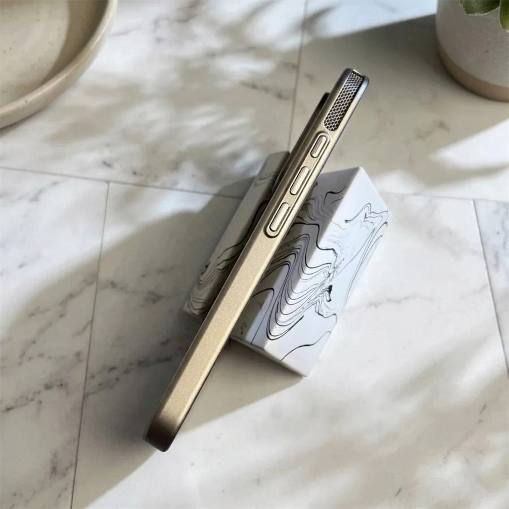 Custodia iPhone Titanium Shield Antiurto Design Sottile Protettivo